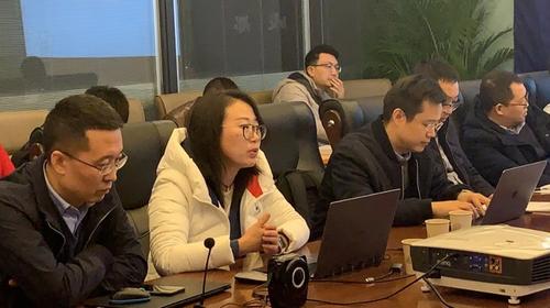 黄晓芳作引导发言 黄晓芳作引导发言